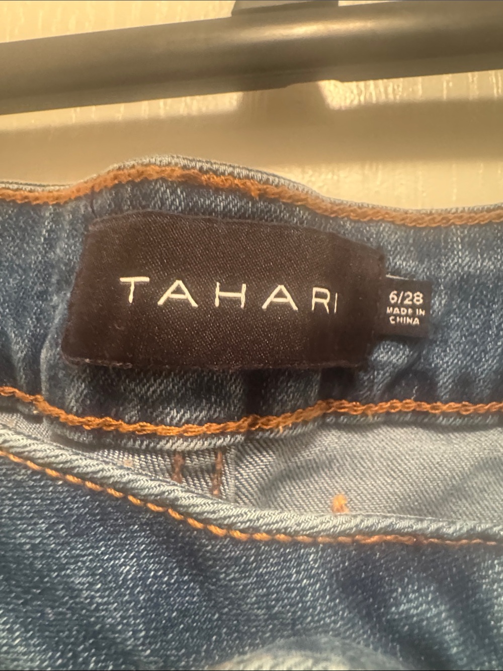 Tahari Chloe Fit Solution Women's Skinny Jeans - Size 6/28 - Picture 2 of 8
